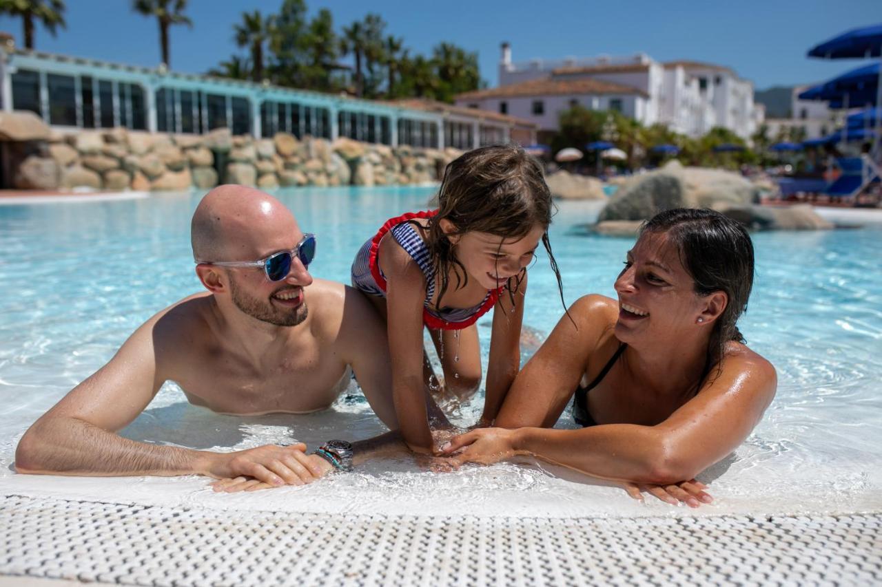 Sighientu Resort Капитана Екстериор снимка
